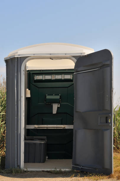 Portable Toilet Options We Offer in Rolling Meadows, IL